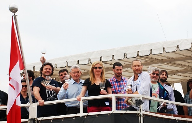 All aboard the Kayloe PHOTO: http://www.ontariosouthcoastwine.com/