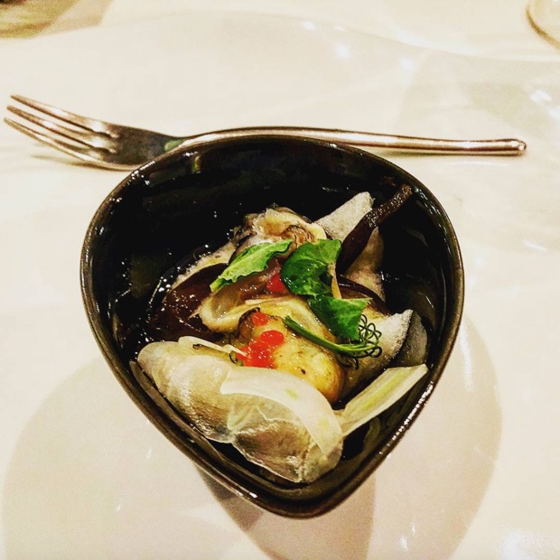 In the beginning: Oyster, seawater foam, sea algae, citrus teardrops #baldonsera #josechucorella #Zaragoza #amuse #estrellamichelin