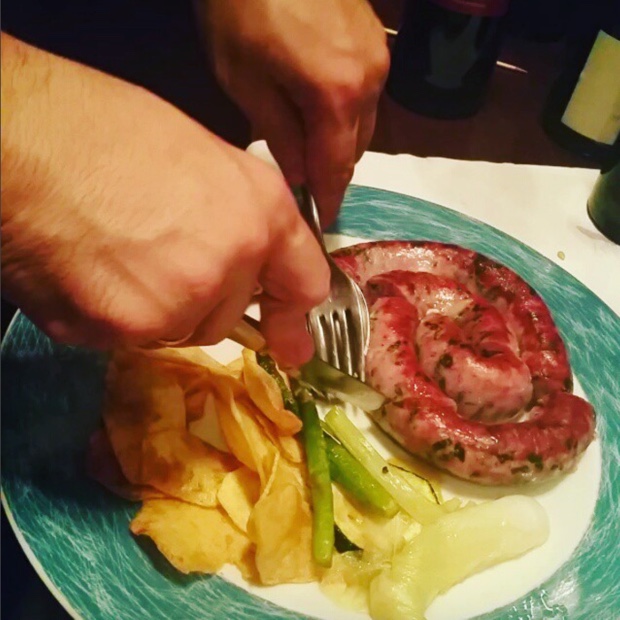 Loganiza de Graus con setas (trompetilla negra) #Palomeque #Zaragoza Somontano sausage filled with black trumpet mushrooms