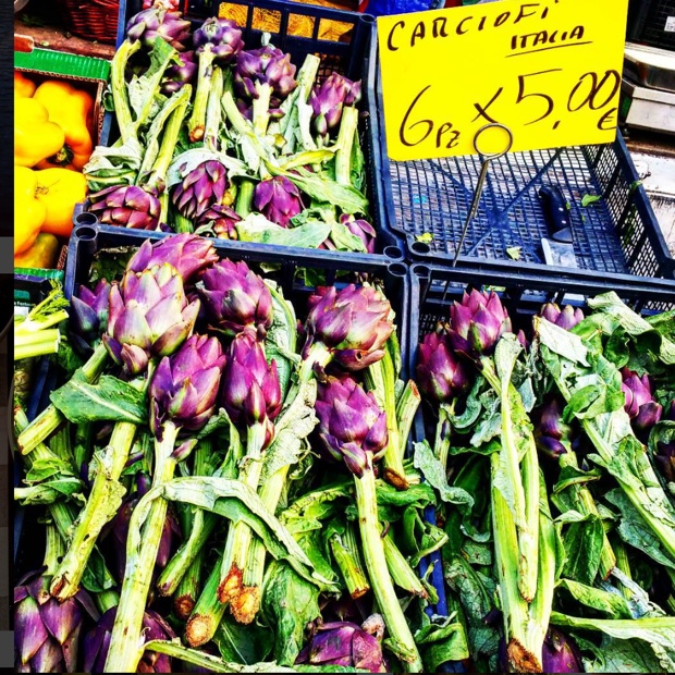 Friday market at #iseo #carciofi #franciacorta