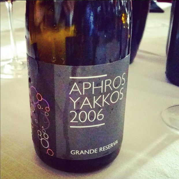 enlightened-red-sparkling-from-aphroswines-2006-vinhao-lesommelierwine-vinhoverdeca-yakkos-vinhoverde