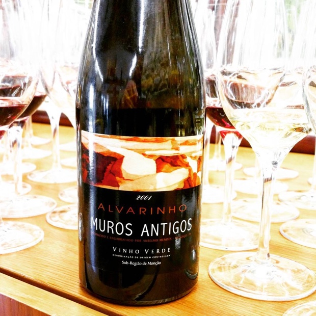 redraft-the-alvarinho-manifesto-anselmomendes-terroirimports-2001-murosantigos-vinhoverde