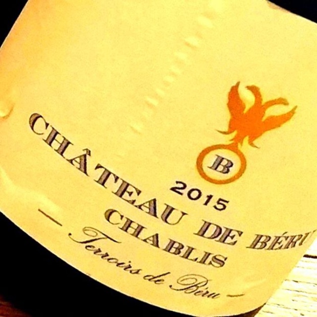 terroirs-de-beru-chablis-has-arrived-via-thelivingvine-49-956-packs-chateaudeberu-chablis-athenaisdeberu